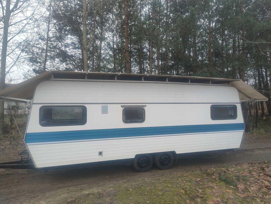 Przyczepa kempingowa stacjonarna Knaus 6,5 m zimowy dach