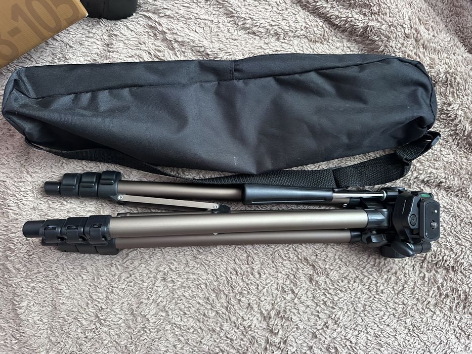 Продам Nikon d3300 18-105 VR Kit
