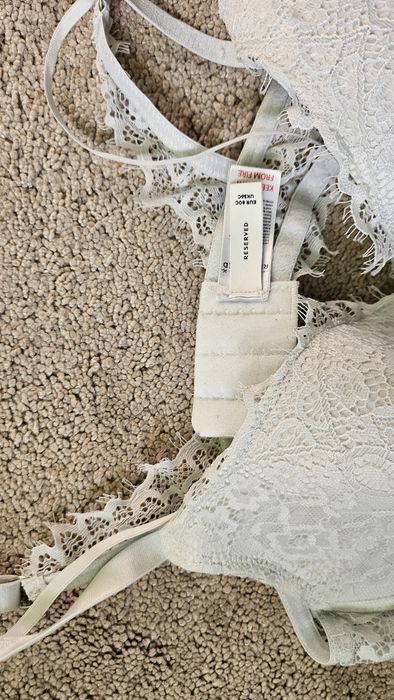 Biustonosz Reserved 80C