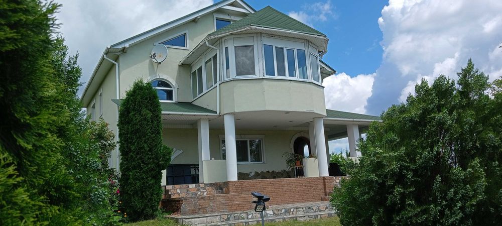 Будинок в екологічній, спокійній місцевості біля річки та заповідника