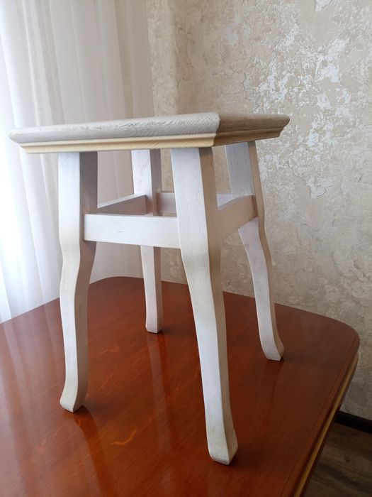 Табуретка дуб ручна робота