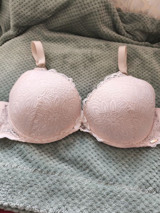 Бежевий ліфчик з пуш-ап 100-110 D/F