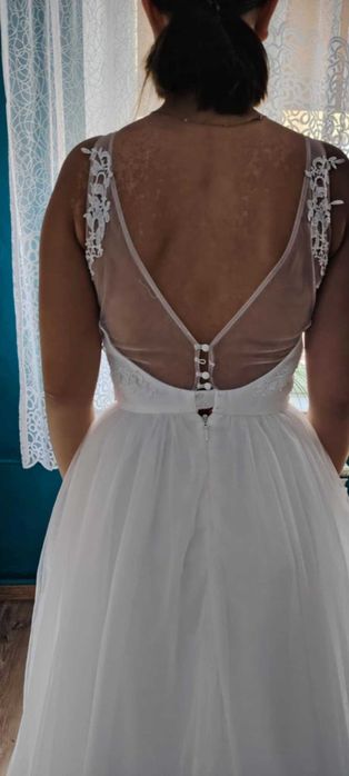 Suknia ślubna bardzo efektownaa