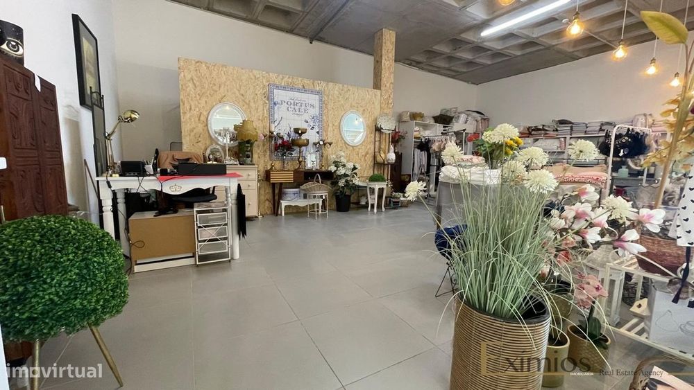 Imóvel comercial para arrendamento em Fradelos, Famalicão