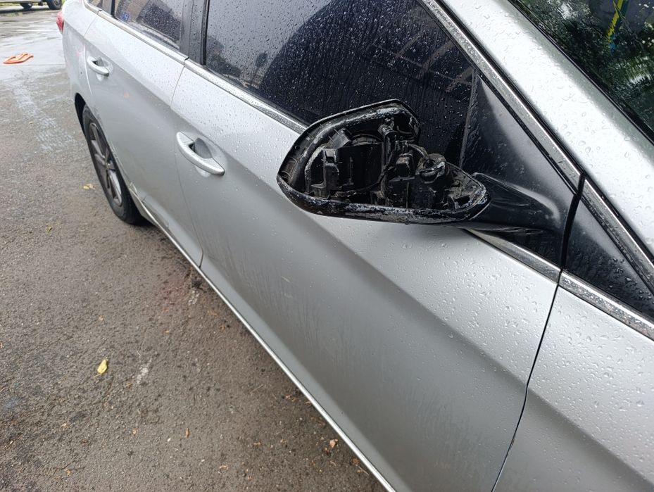 Продам дзеркало на Hyundai Sonata LP  2014 рік (права сторона, пасажир