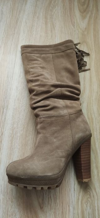 Продам женские сапоги