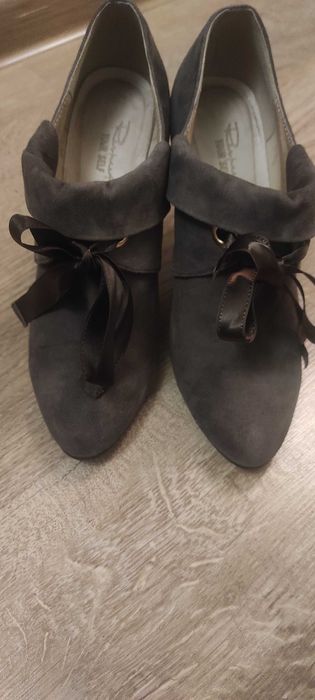 Продам классные туфли Respect