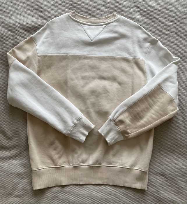 Tommy Hilfiger Ivory Patchwork Crew Neck Sweatshirt- новий , Розмір М