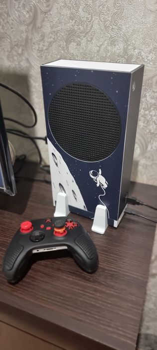Xbox series s 512+ 2 джойстика+ Аккаунт xbox