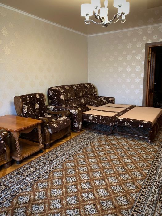 Здається окрема кімната для дівчини, без проживання власників