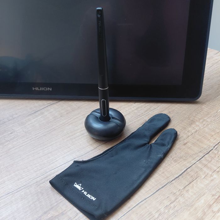 Tablet graficzny Huion Kamvas 22 – stan idealny, jak nowy