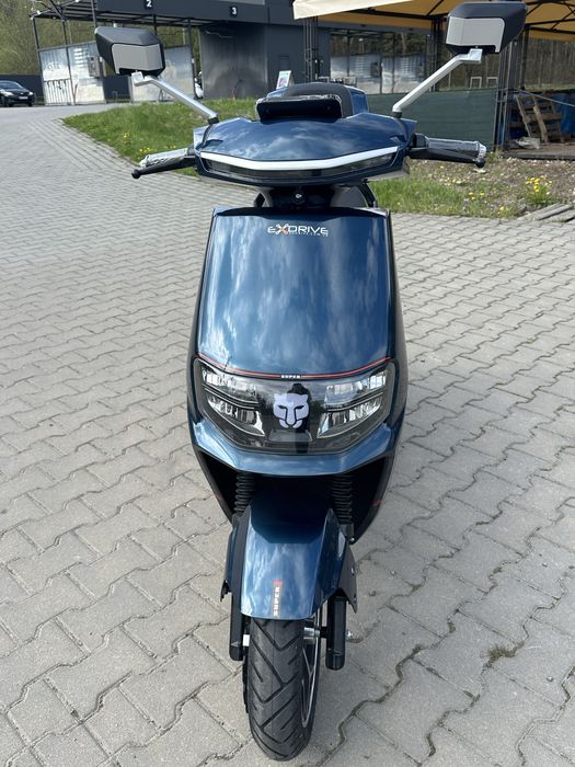 Maxxter LUMINA скутер