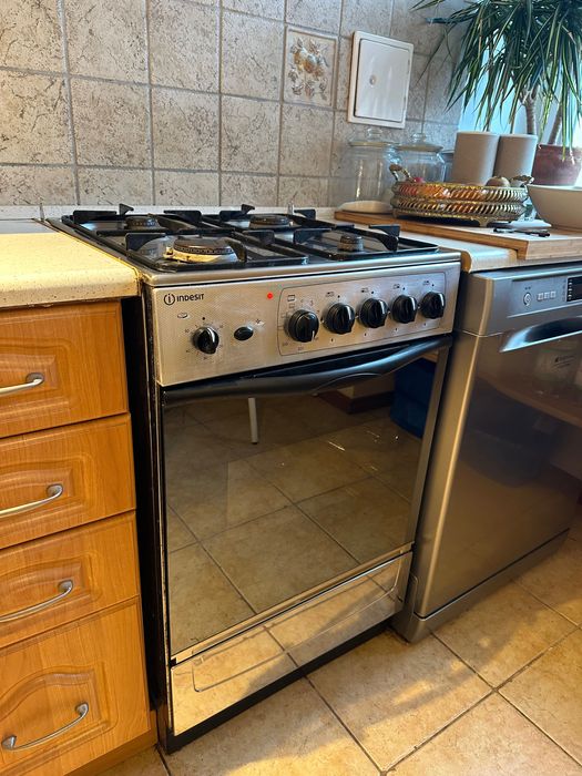 Kuchenka gazowa Indesit | 100% Sprawna | Bardzo dobry stan