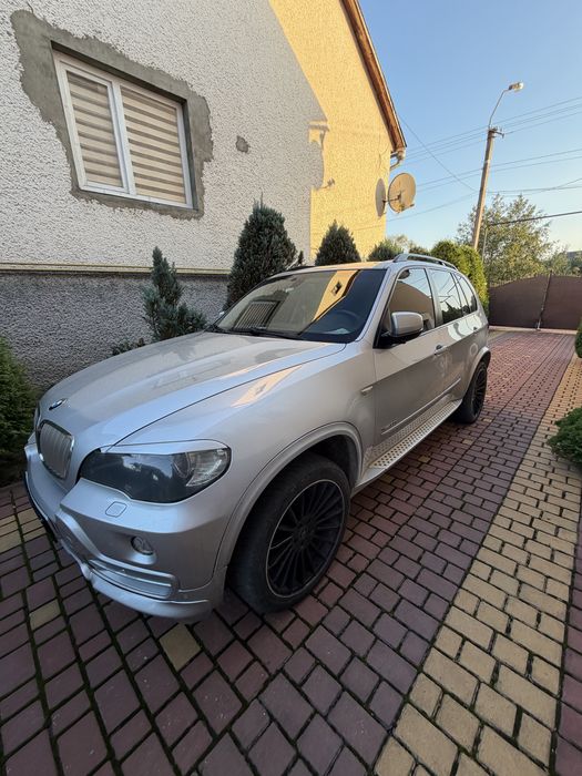 BMW X5 E70 ………..