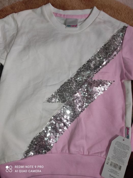 Новий костюм для дівчинки на зріст 104 см