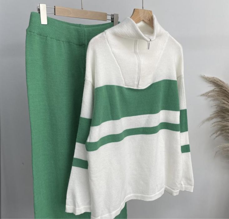 Костюм з брюками палаццо