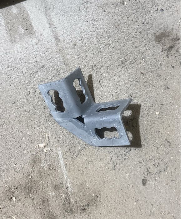 Łącznik HILTI kątownik90'