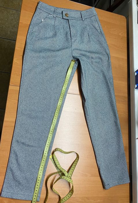 Продам брюки теплі нові М