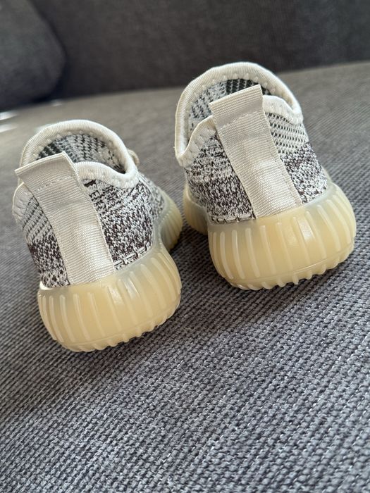 Кросівки дитячі Yeezy 350 розмір 21(13,5)