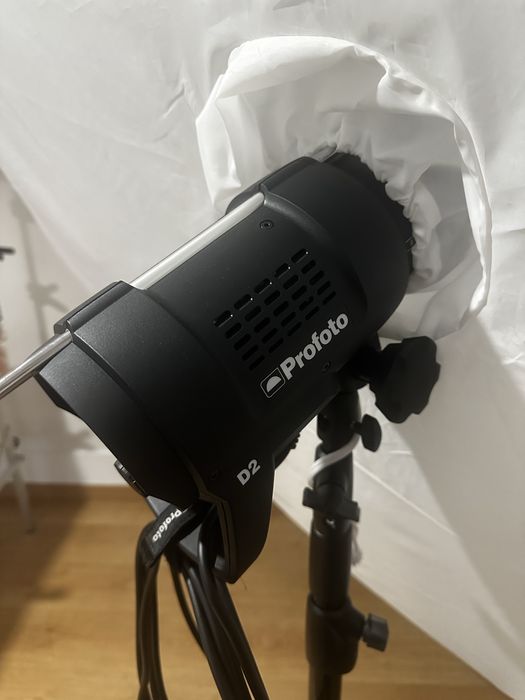 2 Flash Profoto D2 + softbox