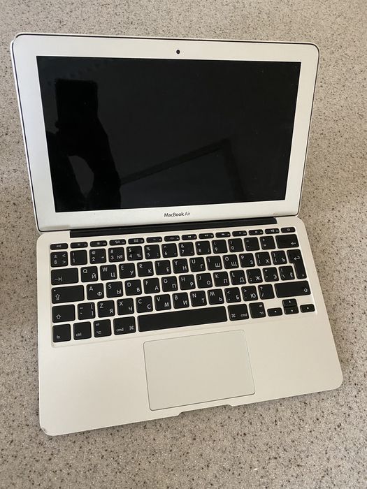 Mac book Air 11” 2012