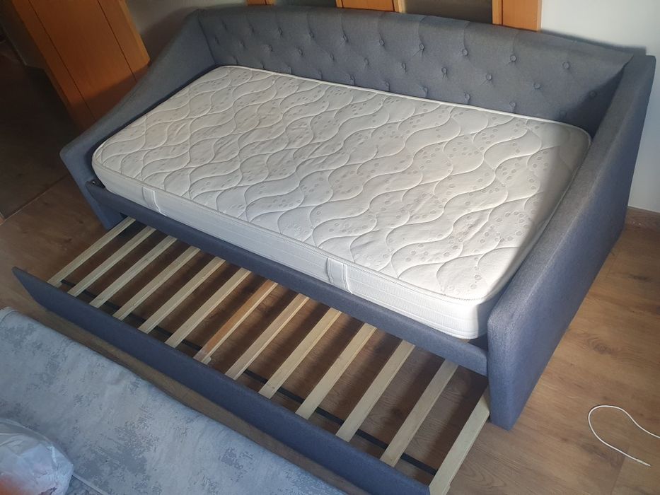 Cama convertível em sofá   com colchão  gaveta  para  cama impecável
