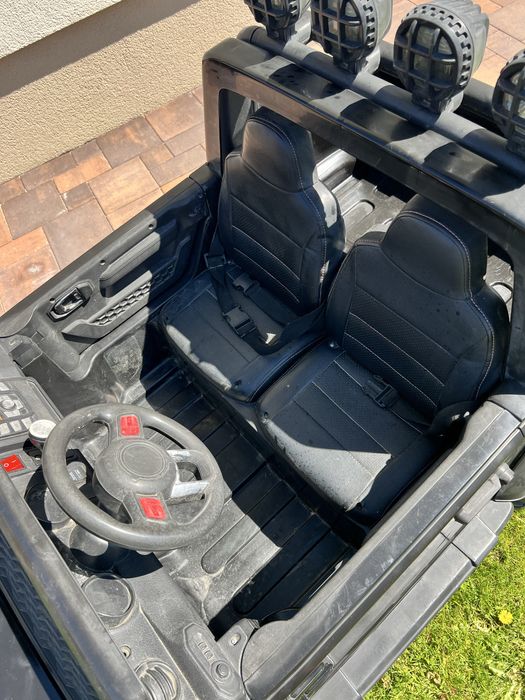 Autko na alumlator 4x4