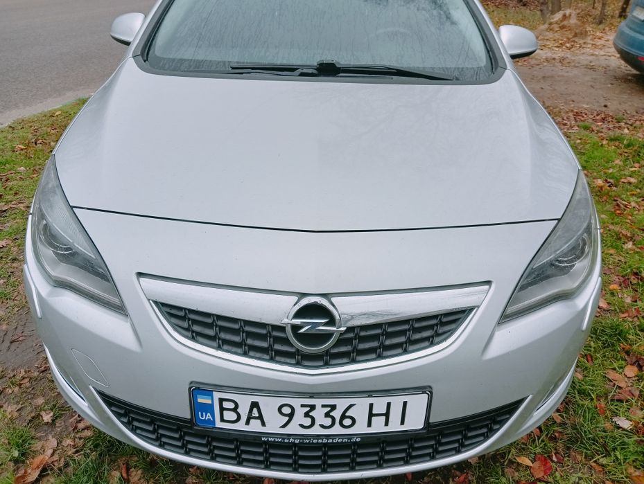 Опель Астра j.2011рік