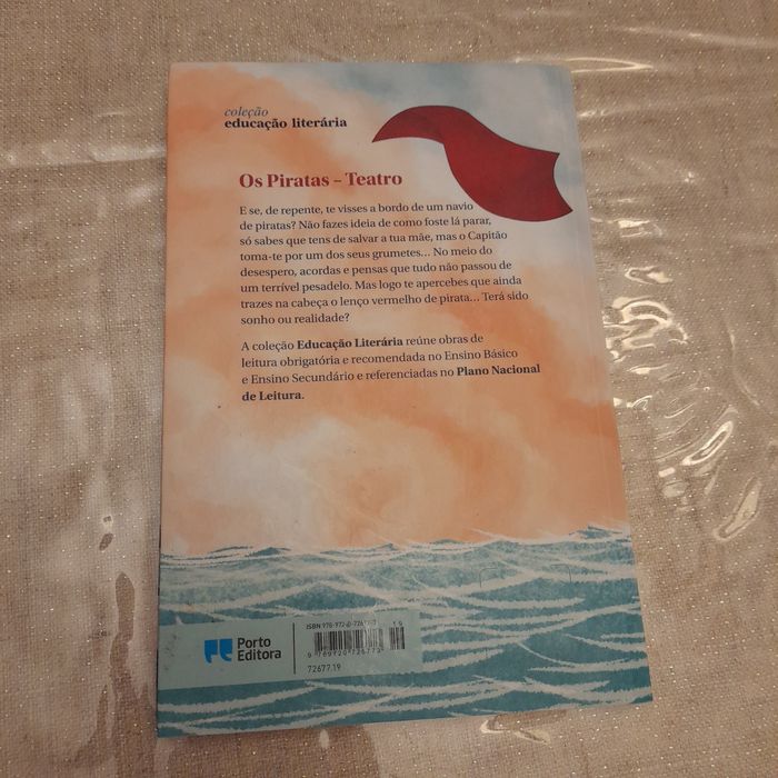 Livro "Os Piratas"