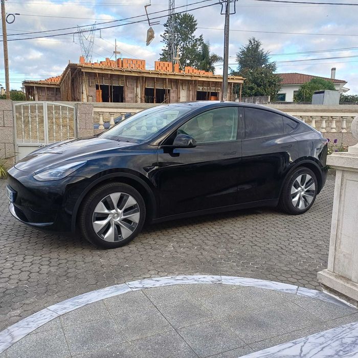 Tesla Model Y — fotografia 5