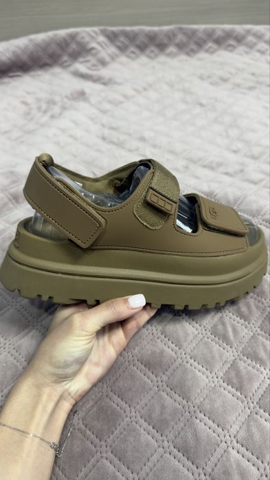 Босоніжки UGG коричневі