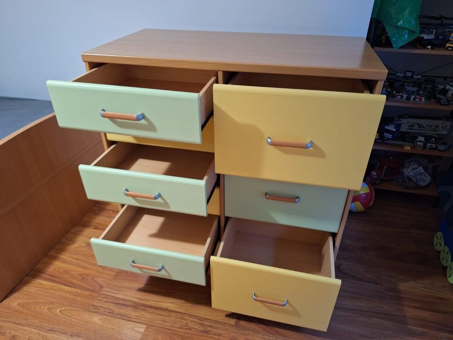 Conjunto cama criança com arrumação, cómoda e roupeiro