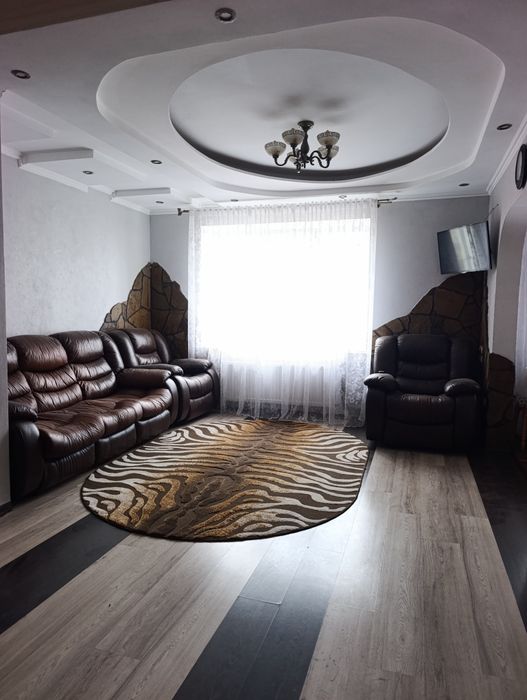 Продам 2 кімнатну квартиру по вул. Захисників Маріуполя