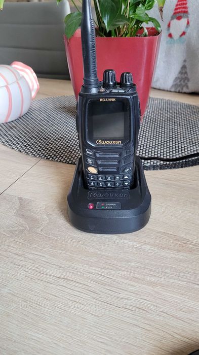 Radio Wouxun KG-UV9K 2m/70cm + pasmo lotnicze