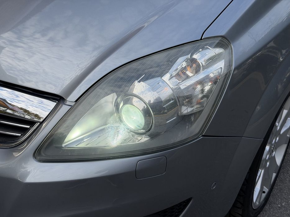 Opel Zafira A/T 1.8л