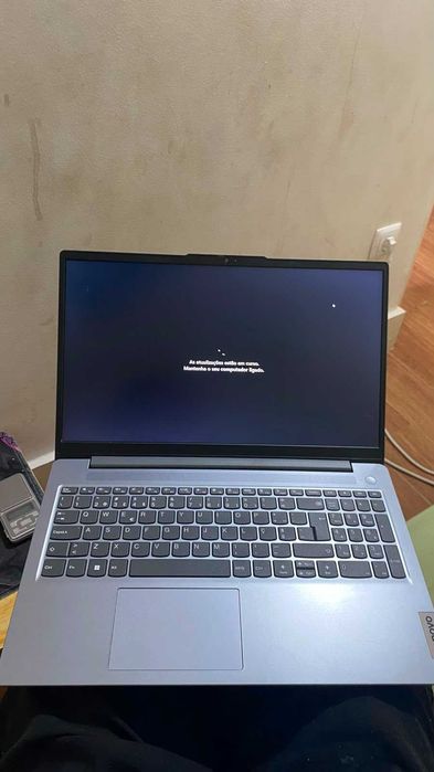Portartil Lenovo Idealpad Slim 3 15ABR8, processsador Ryzen7, 1tb de ssd, 16gb de ram
