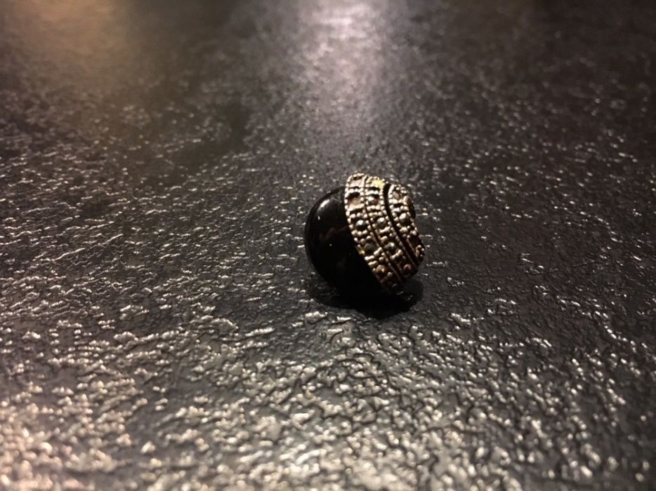 Kolczyk Yes kamień Onyks styl retro