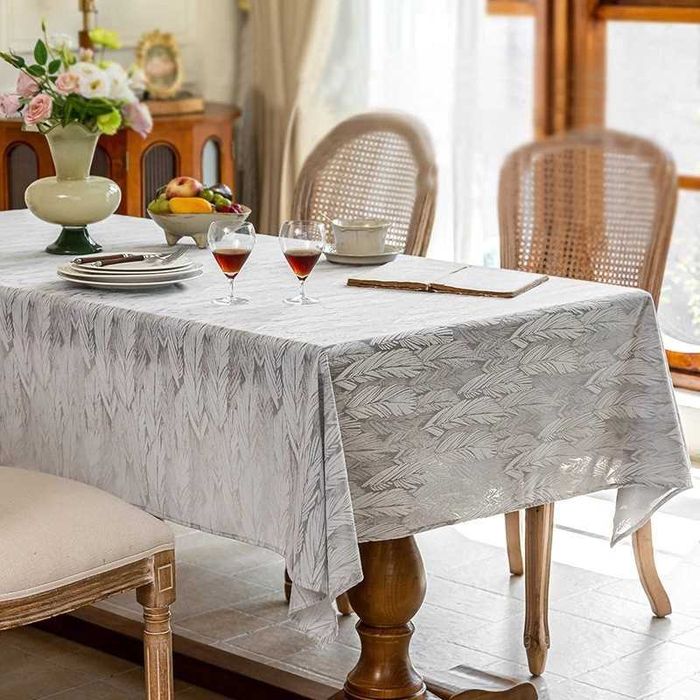 Скатертина мереживна "Пухнастий білий" 140*180/220см