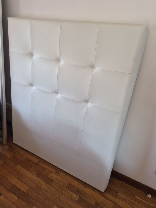 Cabeceira de cama de solteiro branca