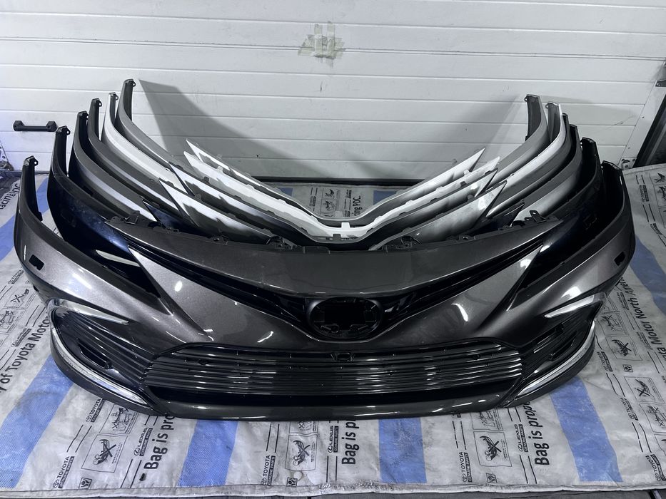 Бампер передній Toyota Camry V70 52119-33C50