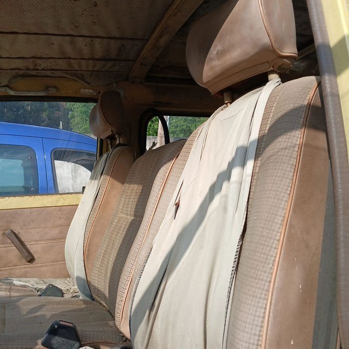 Toyota Hiace 2.4 D de 1990 – Peças Usadas (9943)