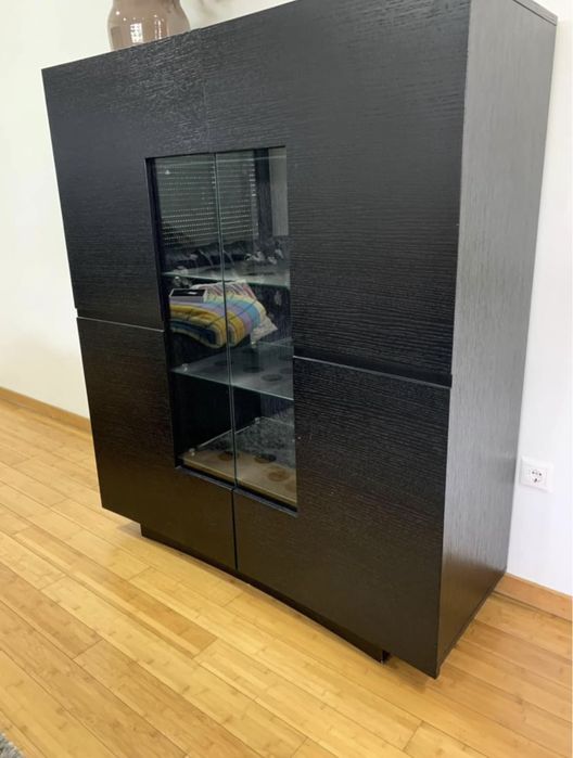 Vitrine usada como nova