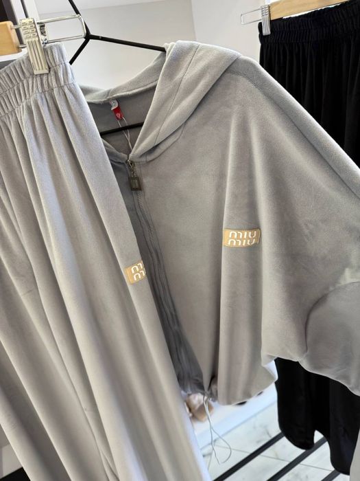 Велюровий костюм спортивний