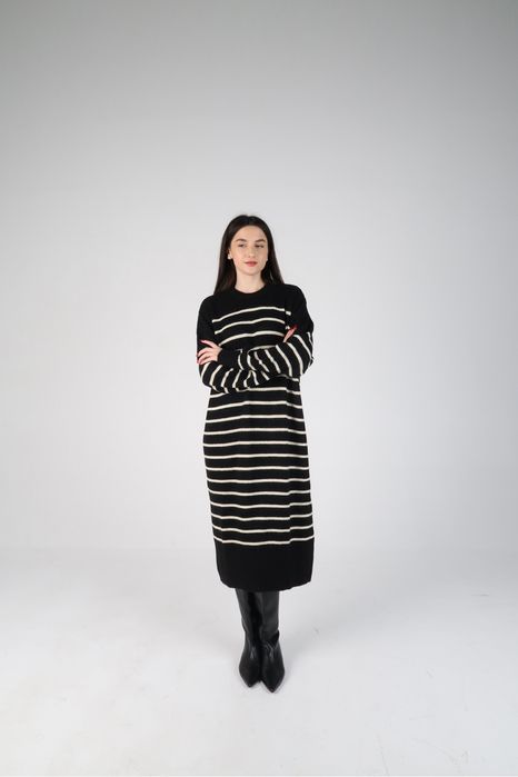 Сукня у смужку чорна 30%вовна ОЛХ ДОСТАВКА