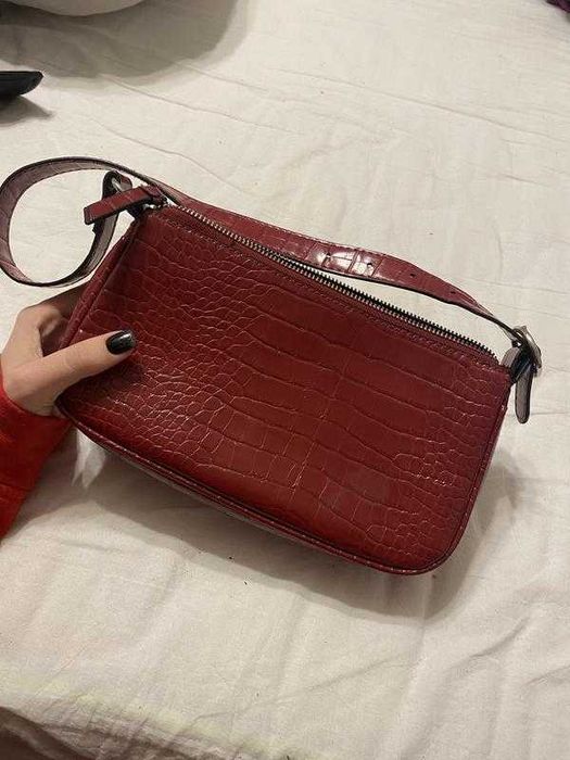 Червона сумка багет Mango