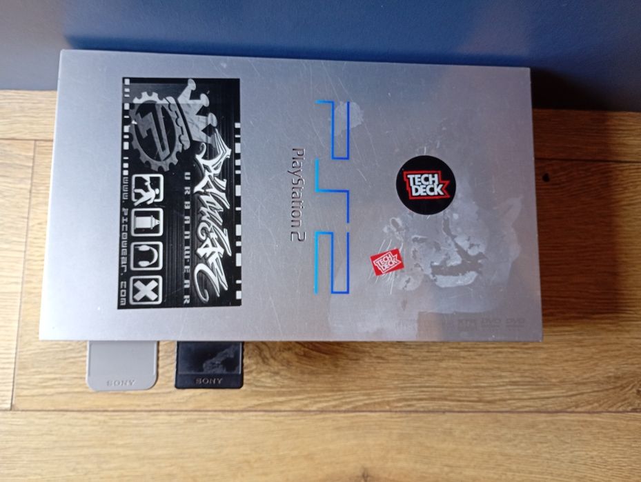 PlayStation 4 e PlayStation 2