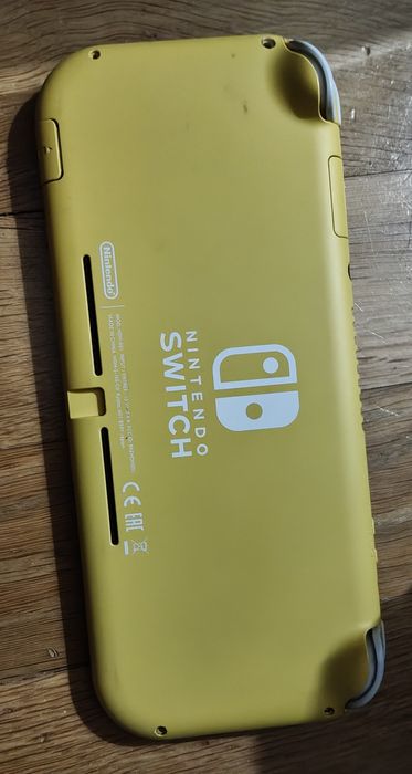 Konsola Nintendo Switch HDH-001 żółta niesprawna