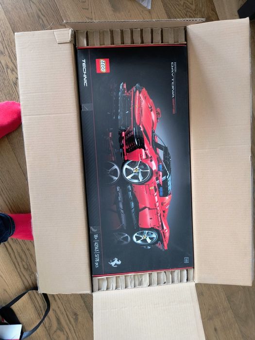 LEGO Technic 42143 Ferrari Daytona SP3 NOWE