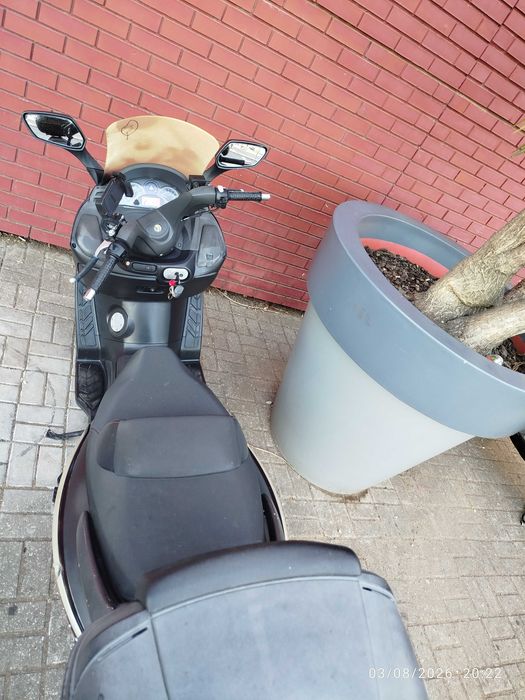 Vendo Mota SYM GTS Evo 125( ou troco por carro)