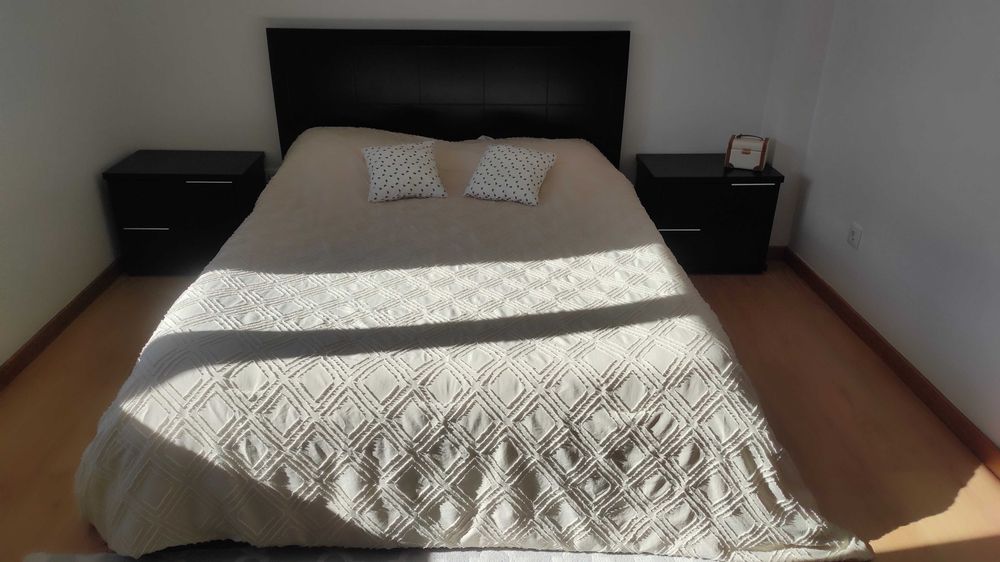 Quarto de casal em muito bom estado...